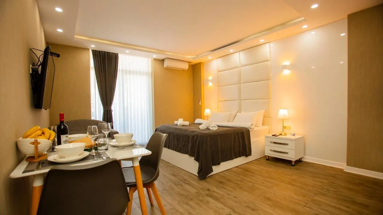 Отель Holiday Lux Tower Батуми