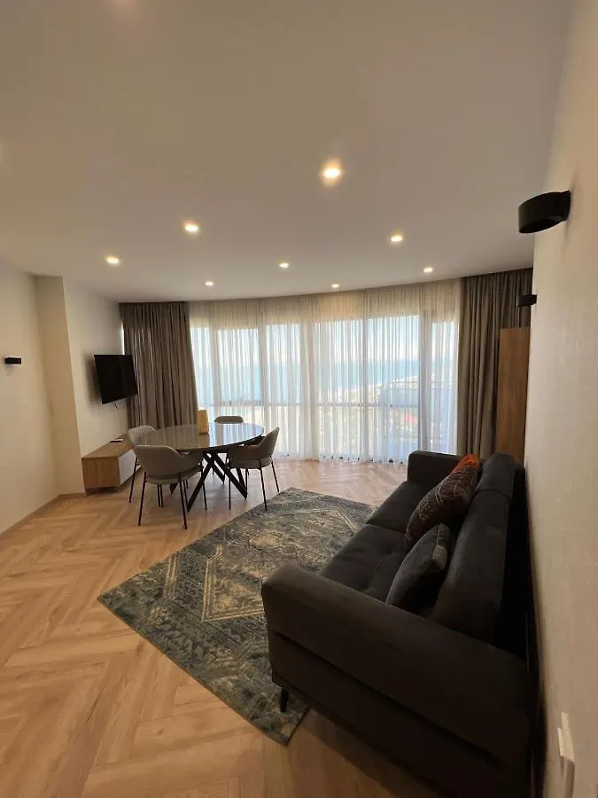 호텔 Aparthotel Holiday Lux 바투미
