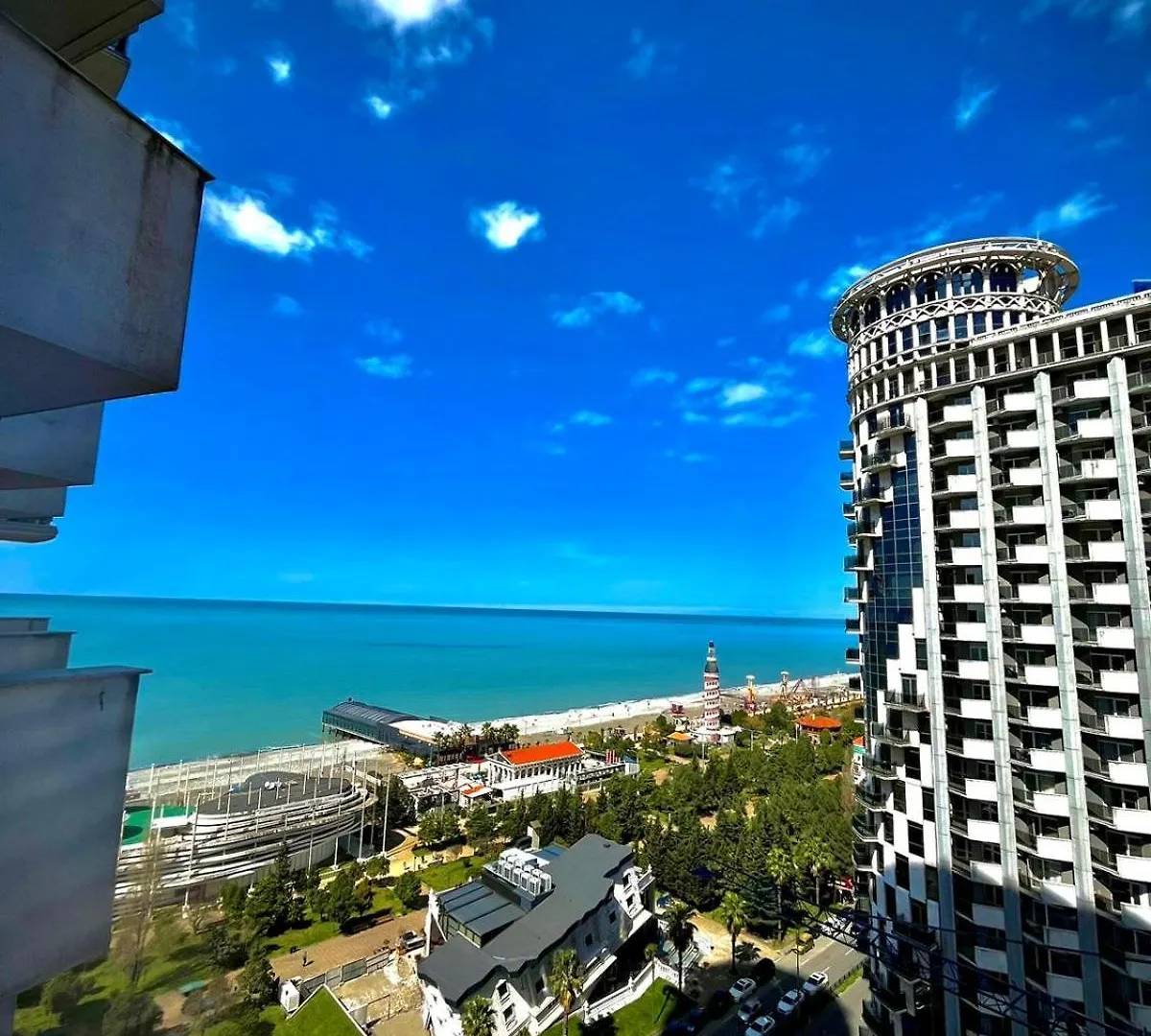 Отель Holiday Lux Tower Батуми 4*,  Грузия