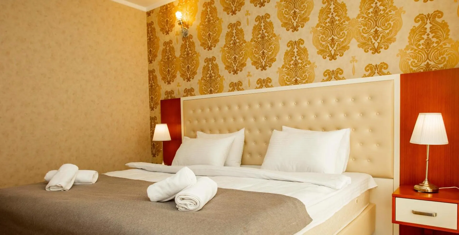 Отель Holiday Lux Tower Батуми
