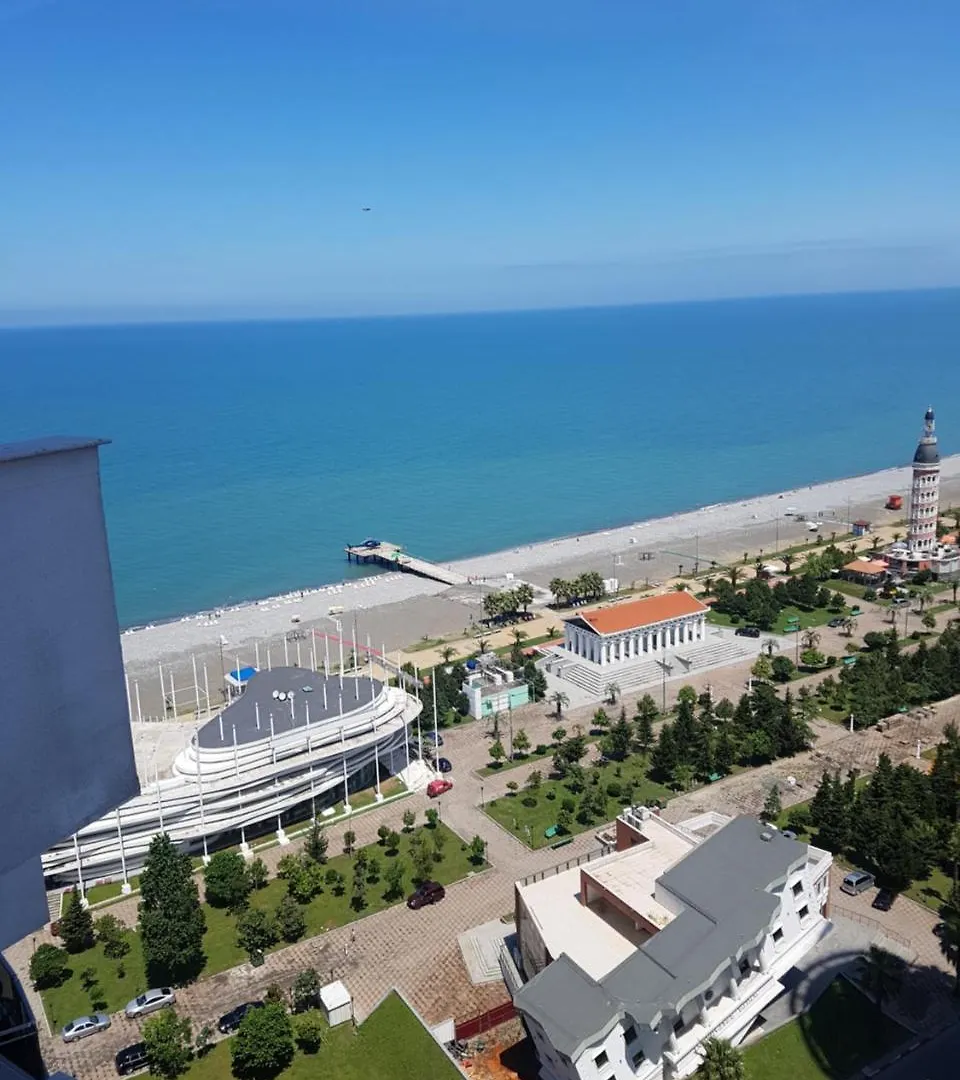 Отель Holiday Lux Tower Батуми 4*,